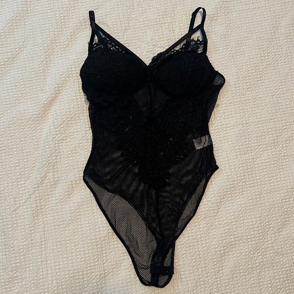 Fashion Nova Wanderlust Lace Bodysuit - Picture 6 of 8